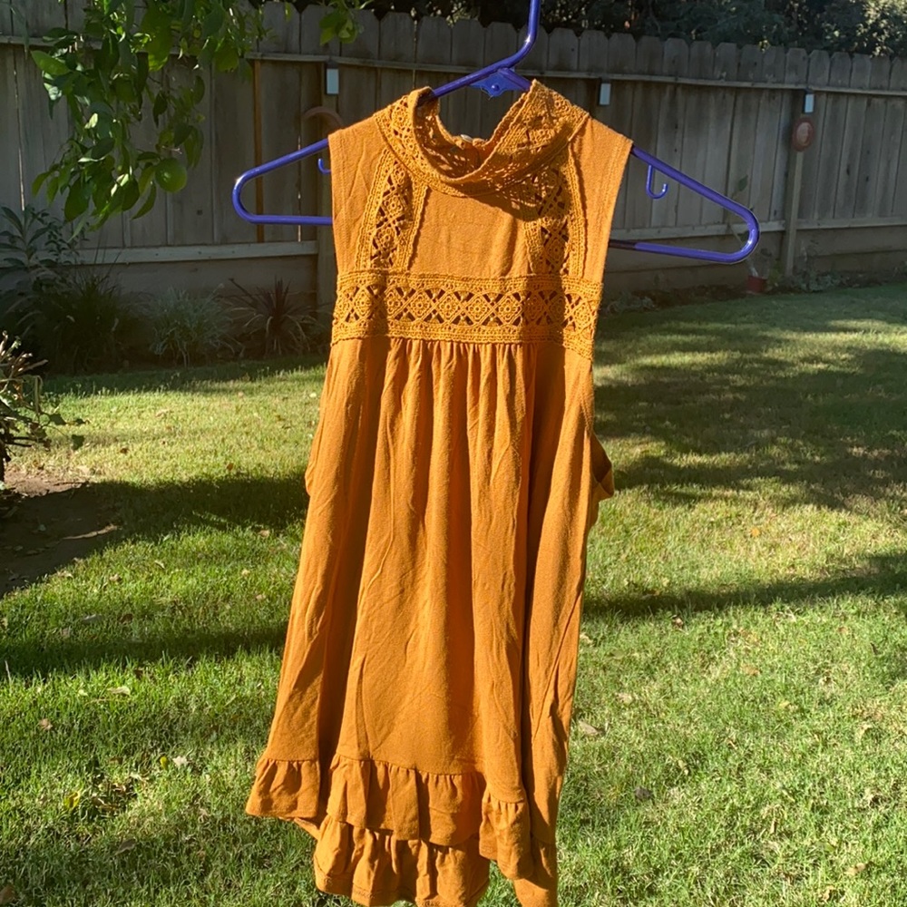 Women’s sleeveless top